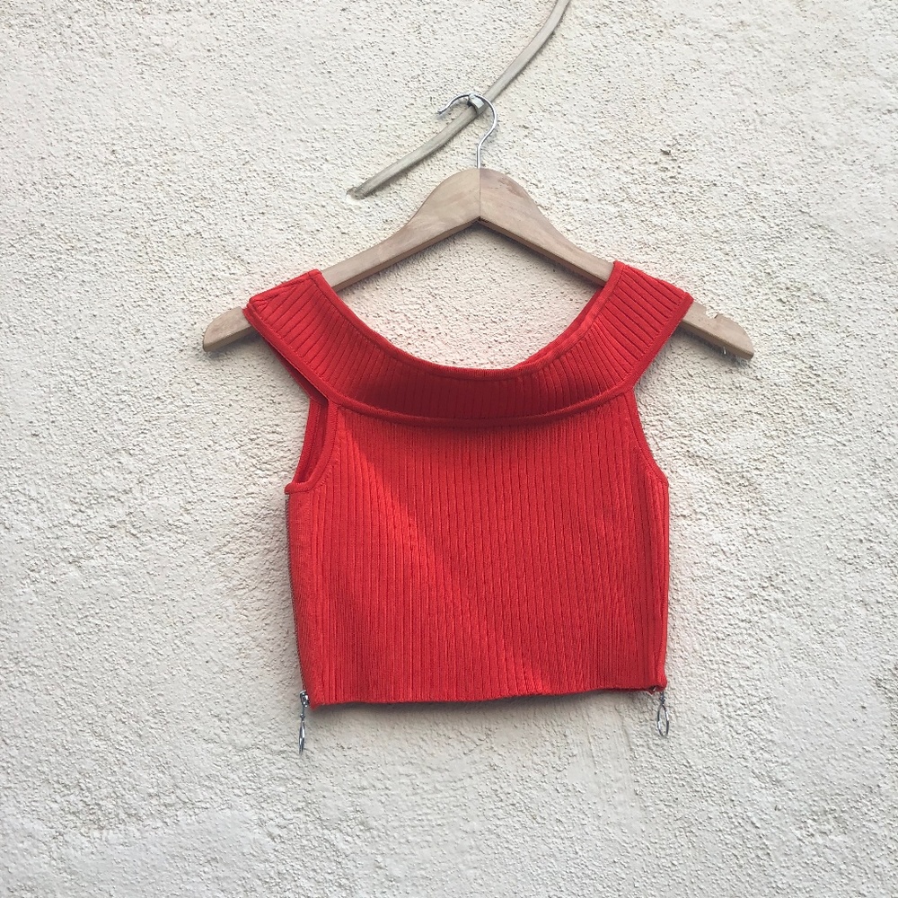NWT ARC TOP IN RED